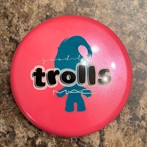 MAC Trolls Play it Proper